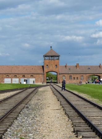 Głowna brama obozu Auschwitz