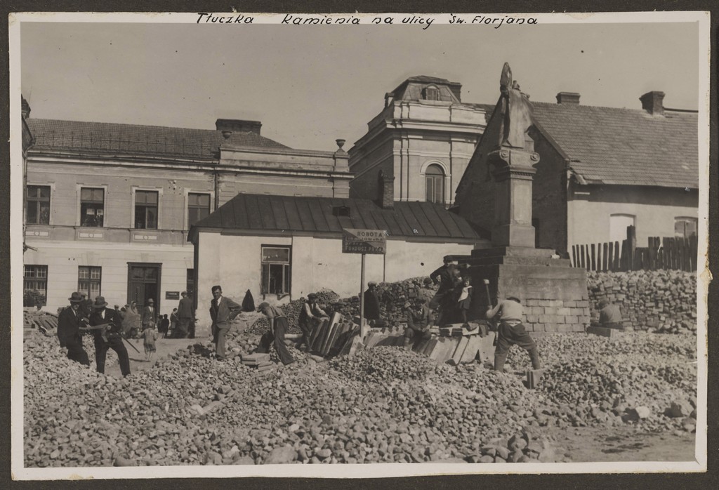 Ostrowiec, pow. opatowski, przebudowa ul. św. Floriana