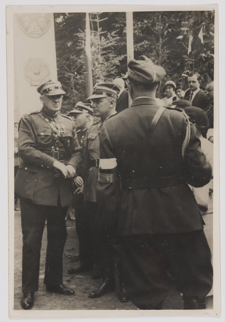 Kielce, Gen. Tadeusz Kasprzycki, płk. Bolesław Ostrowski i gen. Aleksander Narbutt-Łuczyński na mecie Marszu Szlakiem I Kompanii Kadrowej