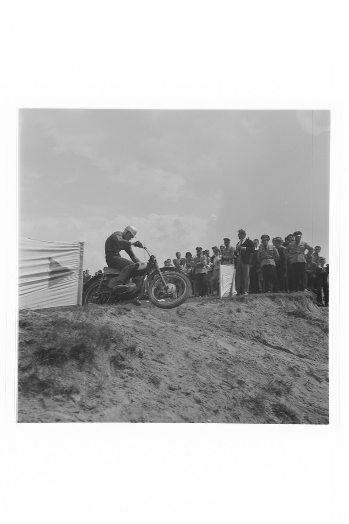 Kielce, zalew, zawody motocrossowe